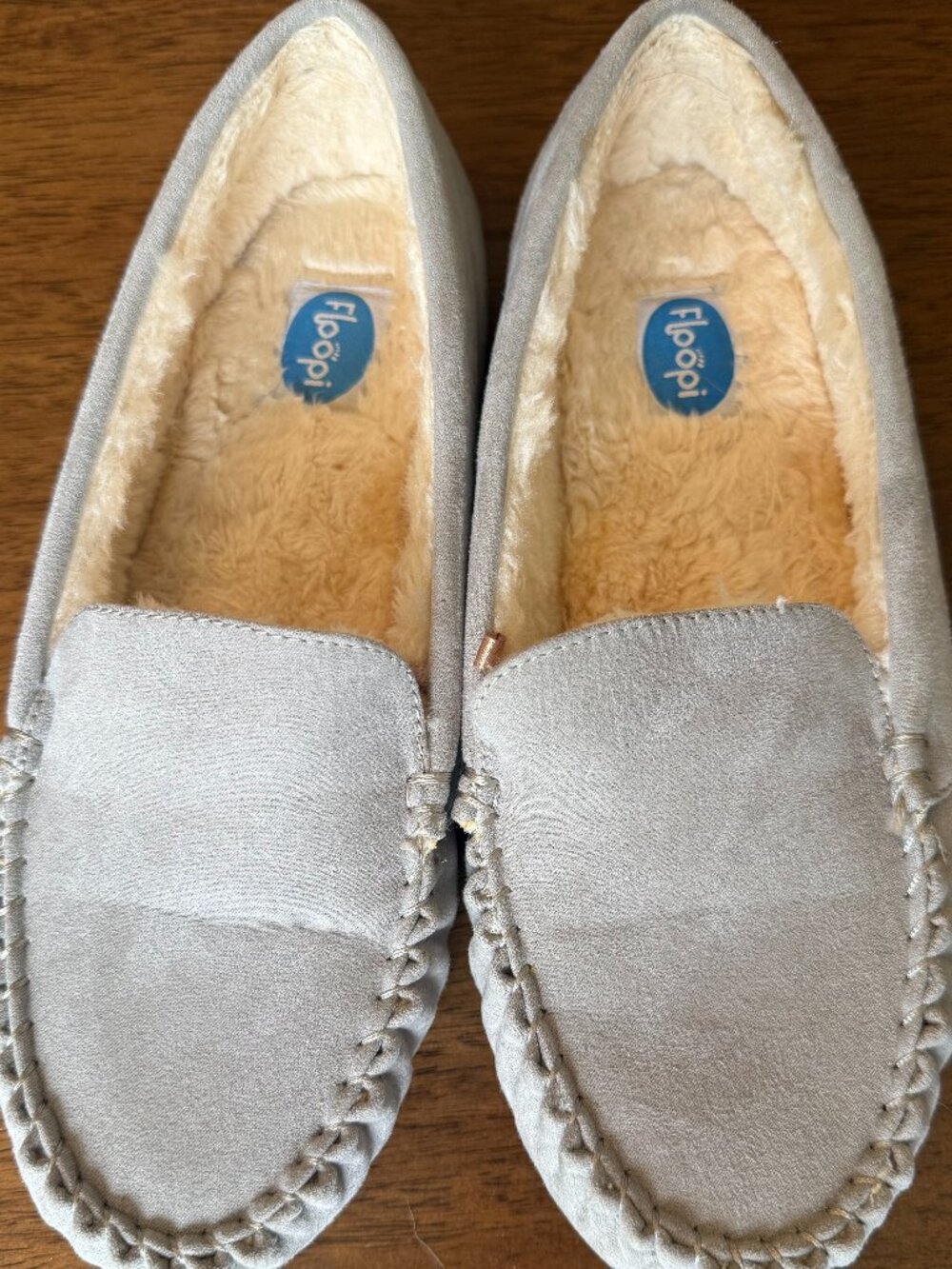 Floopi Memory Foam Faux Suede Moccasin Slippers Gray Women's Size 10/11